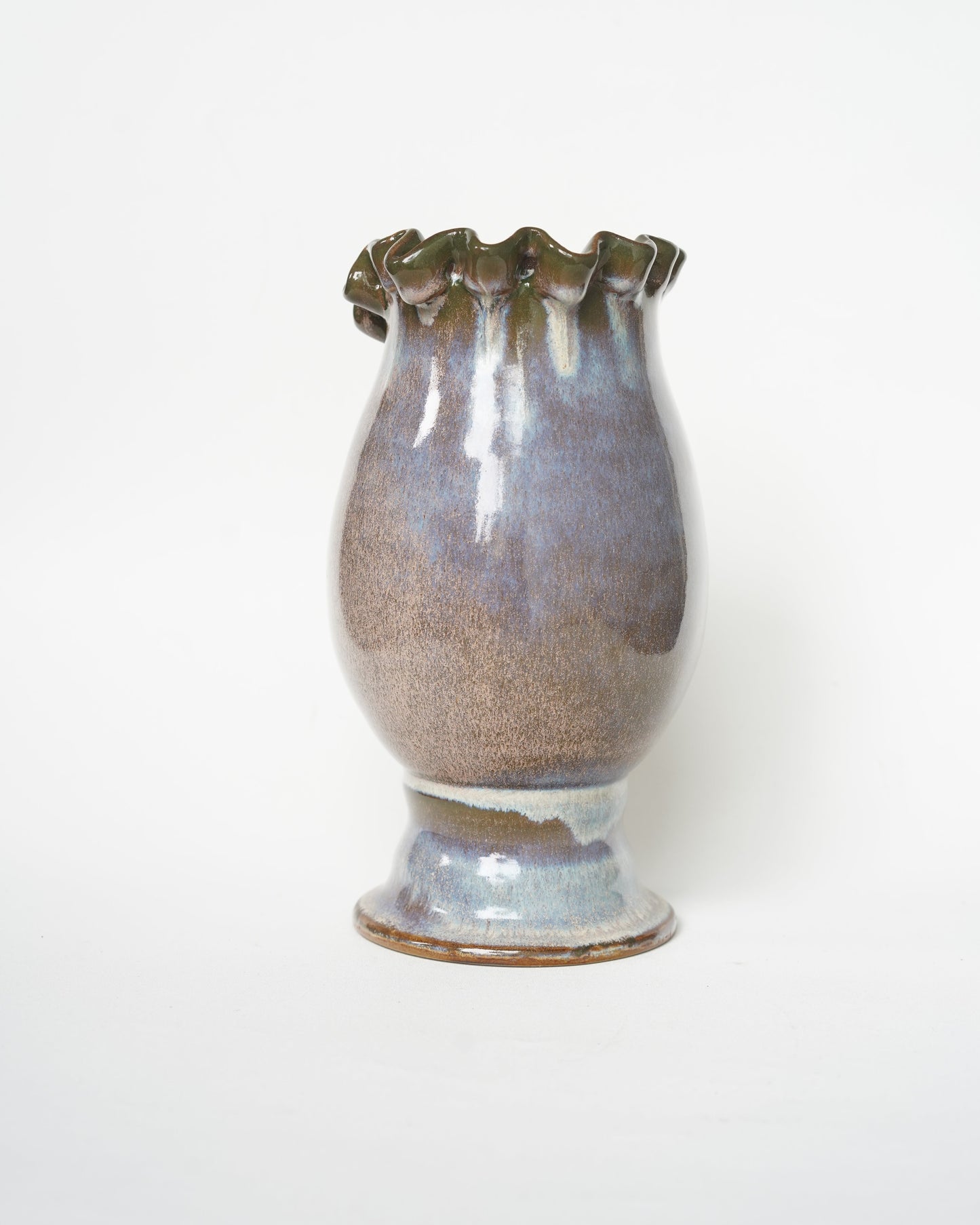 Medium Ribbon Vase _  Purple Titanium_B